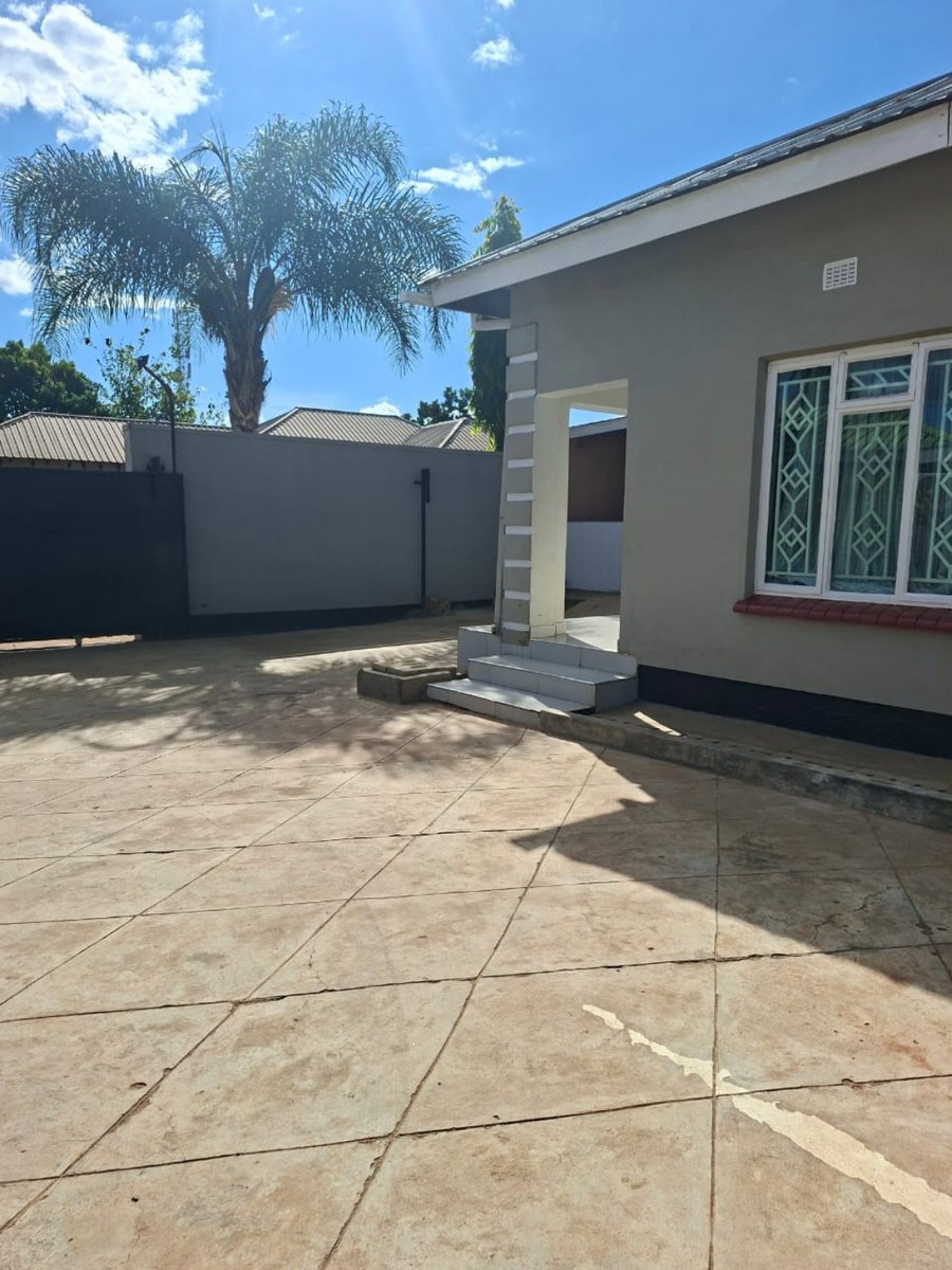 Secure guesthouse parking in Lilongwe
